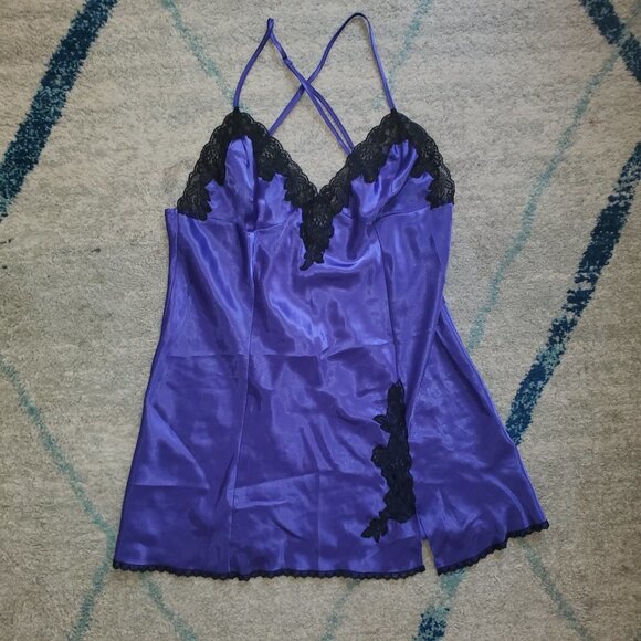 Frederick's of Hollywood Deep Purple Silky Feel Nighty || Medium EUC - Picture 3 of 12